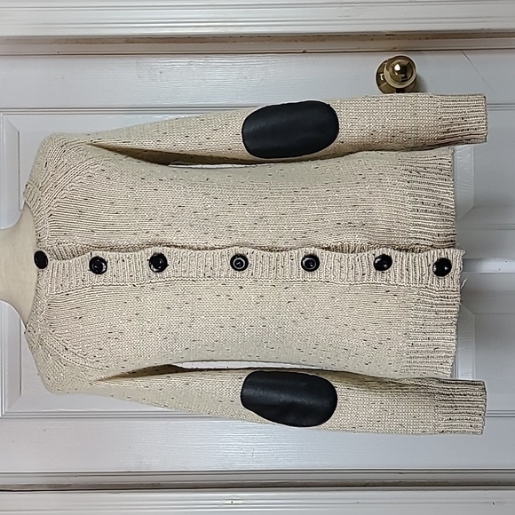 Market & Spruce Button Back Sweater - Picture 6 of 13